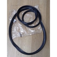W/STRIP B/D / TAIL GATE RUBBER > MAZDA 3 BL16 1.6 2009-2014 > BBN9-62-761A > GENUINE PART