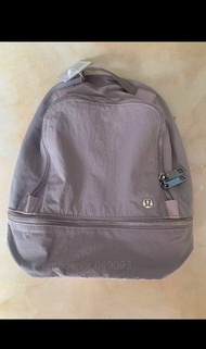 lululemon City Adventurer 防水金屬logo背包 10L 灰紫色（現貨不用等）