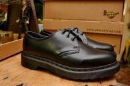 Dr martens 1461 black smooth 黑色  全黑 返工 返學