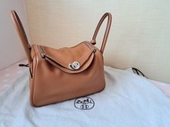 Hermes Lindy 26 金棕拼唇膏粉