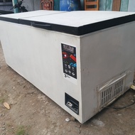 Freezer box 900L gea second bekas