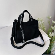 Gentle Woman Niche Letter Print Canvas Bag 2024 New Texture Casual Small Square Bag Shoulder Bag