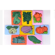 Small Vegetable Puzzle Toy contains 8