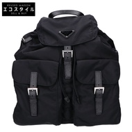 กระเป๋าเป้/กระเป๋าสะพายไหล่ Prada รุ่น 2VZ110 2C26 สีดำ ทำจากไนลอนผสมหนังลูกวัวขัดเงา ทรงสามเหลี่ยม