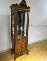 小店推介:市場少見超靚名貴非洲進口加蓬烏金木單門雕花酒櫃,飾櫃,裝飾櫃,展示櫃,選用名貴非洲烏金木打造,加上全人手雕花工藝,好似一件藝術品,實用又高貴,本月超級特價,遠低成本,原價$28000 呎吋: