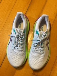 Asics 跑鞋