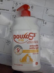 長期現貨 Douxo Chlorhexidine shampoo 500ml Ceva pyo 貓狗皮膚炎沖涼液不是malaseb或三條毛