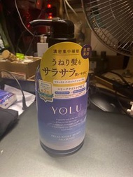 Yolu 夜間柔順修復洗髮露 香梨和天竺葵香味475毫升