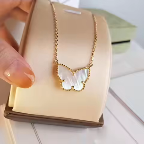 Luxury Sea Shell Butterfly Necklace for Women Top Designer Animal Pendants Fashion Jewelry Z082