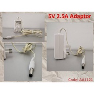 Universal AC / DC Power Adapter Supply 5V 2.1A