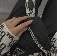 Prada bag 腋下包 菱格