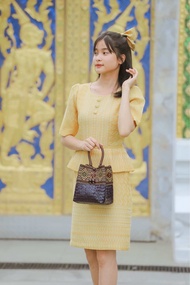 WaWow-Thai dress เดรสผ้าไทยลายขอพระราชทานสีเหลือง เดรสผ้าฝ้ายทอลายขอ เดรสแฟชั่นผ้าไทย เดรสผ้าไทยสีเห