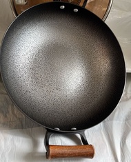 日本製  鐵鑊 32cm 煎 炒鑊 易潔炒鍋連不鏽鋼茶色玻璃蓋