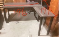 L型工作桌 二手 桌子 書桌 辦公桌 176x171cm 鐵腳
