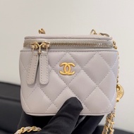 Chanel香奈兒 灰色金扣菱格羊皮金球金珠Mini迷你小盒子 化妝包 鏈條包 帶鏡子款 芯片款 金球可隨意調節鏈條長度
