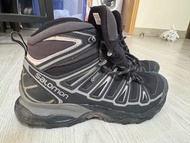 Salomon行山鞋