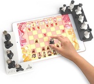 作者 Shifu PlayShifu 出品的 Tacto Chess - 互動故事型西洋棋遊戲組 | 真正的公仔、數位策略遊戲 | 適合 6 歲及以上兒童 | 適用於 iPad、Samsung 標籤、Kindle Fire(不含平板電腦)