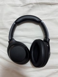 平放 Sony WH-1000XM3 Noise Cancelling Headphones