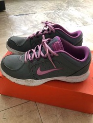 #龍年行大運Nike慢跑鞋