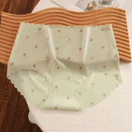 Celana Dalam Wanita Premium Quality CD Seamless Tipis Strawberry Ice Silk Pinggang Tengah Antibakter