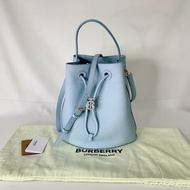 BURBERRY TB粒紋皮革小款水桶包