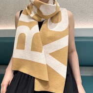 Burberry 羊絨圍巾
