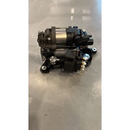 AIR SUSPENSION AIRMATIC PUMP & VALVE BLOCK / AIR SUSPENSION COMPRESSOR BMW G12
