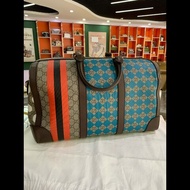 GUCCI老花Logo彩色幾何印花秀場限定旅行包