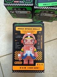 POP MART MEGA SPACE MOLLY 歡樂熊
