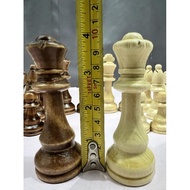 WOODEN CHESS PIECES SET