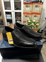 59MEGA59 คัชชู รองเท้าหนังดำ แบบสวม CSB รุ่น CM 500 Size 39-47