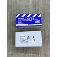 ♞,♘,♙,♟Panasonic GFCI Outlet 10amp 220Volts