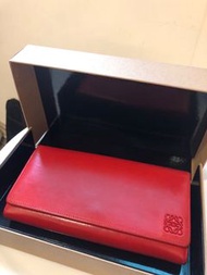 （最後降價）Loewe 正品絕美紅色長夾 招財款式 巴黎購買 附限量盒裝
