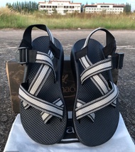 รองเท้าแตะรัดส้น รองเท้าchaco พร้มกล่อง สินค้าส่งจากไทย