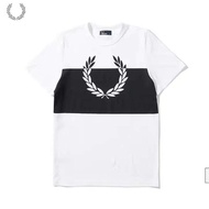 FRED PERRY เสื้อยืดแขนสั้นของผู้ชายเสื้อยืด2022ฤดูร้อนมีหูข้าวสาลีทรงหลวมลำลองผ้าฝ้ายแท้พิมพ์ลายเสื้อทันสมัย