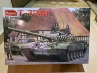 Amusing Hobby 1/35 T72 坦克模型 初回