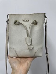 FURLA  mini bucket bag 白色水桶包