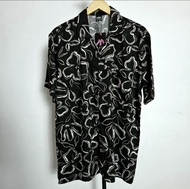 MUST Kemeja Pantai Pria Wanita Abstrak Vintage Casual Shirt Lengan Pendek - Motif Bunga Abstrak