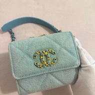 （特價！不到4萬5買CHANEL 19系列）CHANEL 19 淺藍綠色牛仔 金銀雙色鏈條包 斜背小廢包 31開