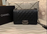 CHANEL /香奈兒風/SMALL BOY HANDBAG BOY 20 荔枝黑銀扣