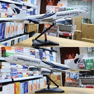 JC Wings 1/200 Malaysia Airlines 馬來西亞航空 Airbus A380 "100th A380" Reg: 9M-MNF With Stand 金屬飛機模型