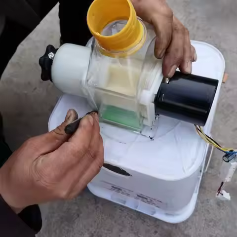 Poultry supplies fully automatic feeder feeder feeder carrier pigeon ornamental pigeon supplies box 