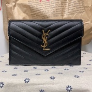 YSL CASSANDRE粒面皮革信封袋式鏈條錢包黑金色