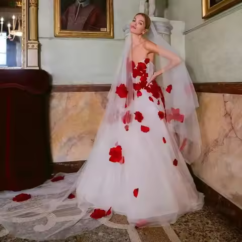 Beautiful Bloom Wedding Gowns Bridal Dresses With Veil Handmade Flower Details A-line Long Formal Dr