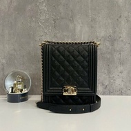 Chanel 豎版 boy 荔枝牛淡金釦