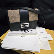 TAS FENDI BAGUETTE LEATHER LEE MIN HO