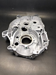 แคร้งขวา เรือนเครื่องยนต์ ฝั่งน็อตถ่ายน้ำมันเครื่อง (แท้) (สตาร์ทมือ/เท้า) เวฟ125i ปี2012-2020 / MSX