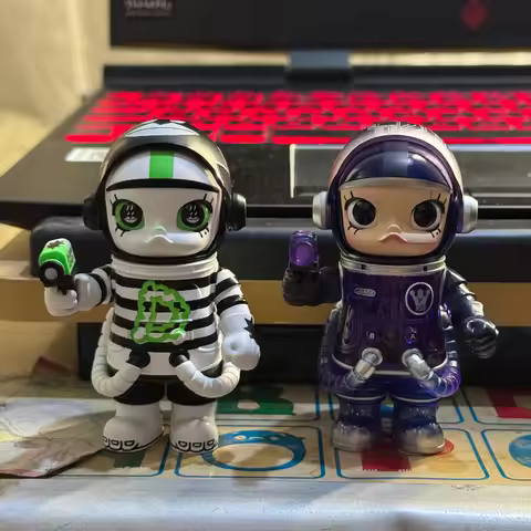 Genuine Popmart Mega Space Molly 100% Anniversary Collection 4 Blind Box Fashion Ornament Toys Birth