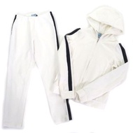 成色極佳的PRADA Prada 138468 R142 D8R 棉質橡膠logo側條紋拉鍊連帽衫和運動褲套裝，白色和黑色，XS碼，正品女裝