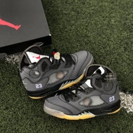 AIR JORDAN 5. HOT ITEM